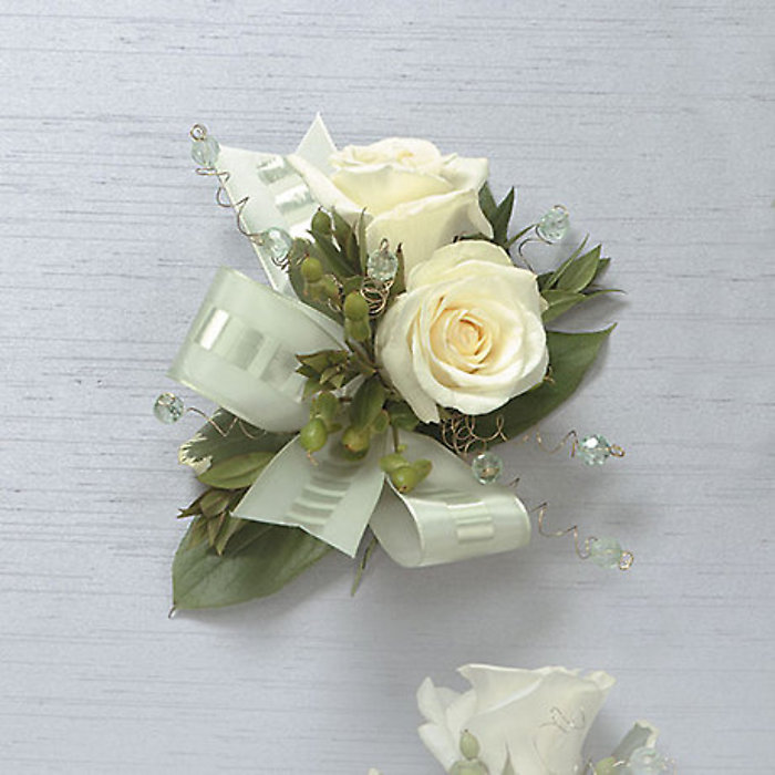 Wrist corsage 3 rose