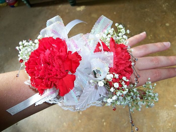 wristlet 2 carnation